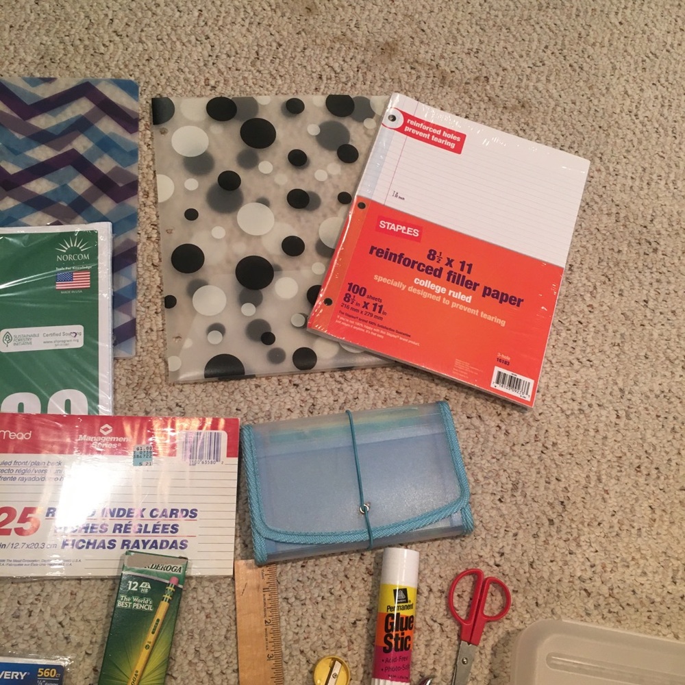 🌻Must go!!  18 plus school supply bundle - Picture 6 of 8